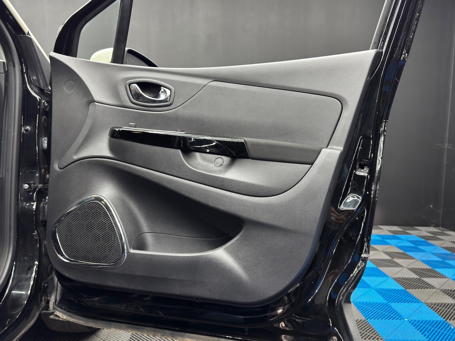 Used Renault Captur 2017 for sale - 76561529: Photo 34