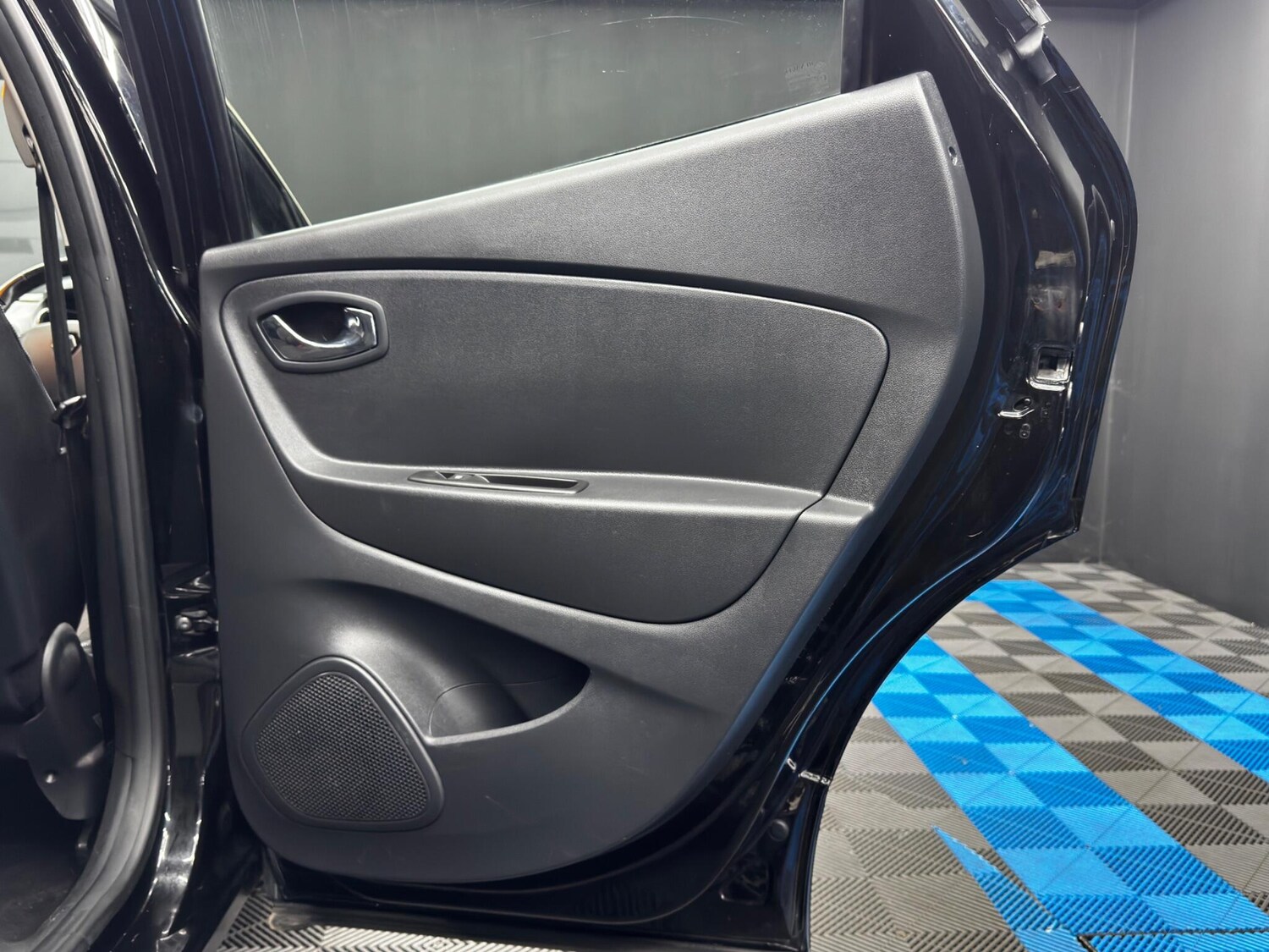 Used Renault Captur 2017 for sale - 76561529: Photo 36