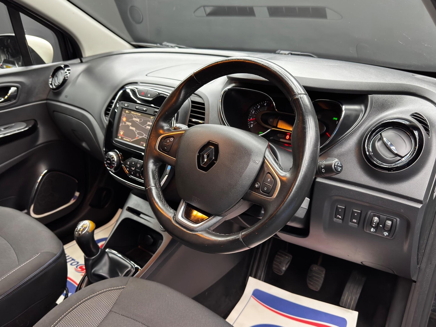 Used Renault Captur 2017 for sale - 76561529: Photo 9