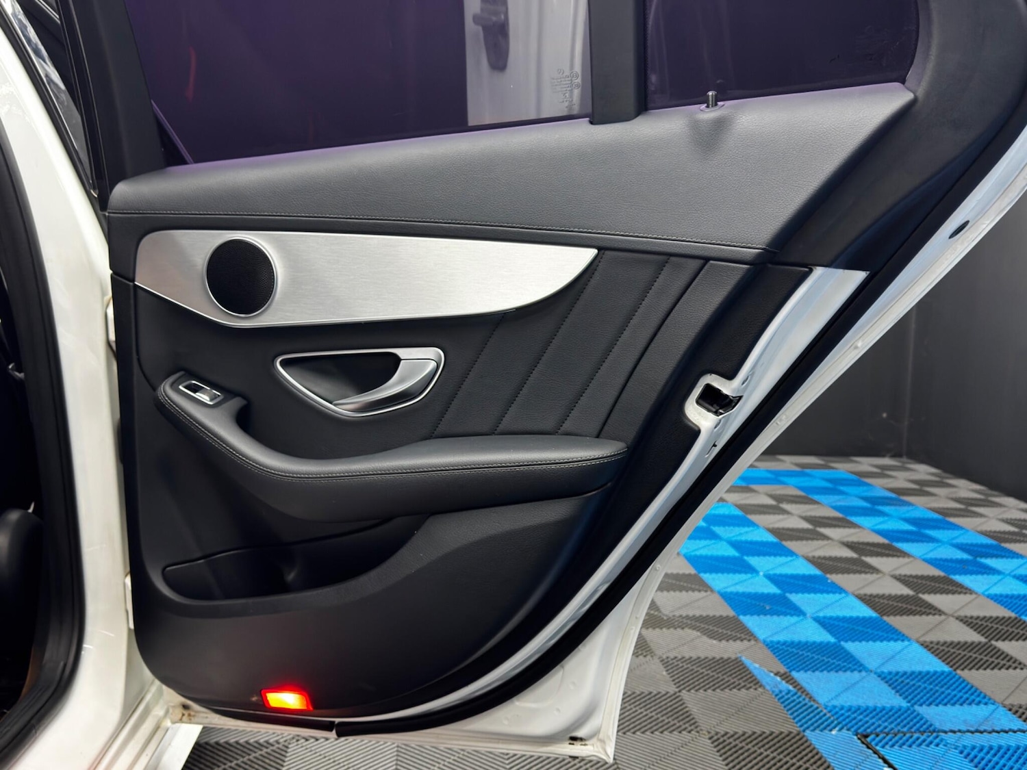 Used Mercedes-Benz C Class 2015 for sale - 77067312: Photo 40