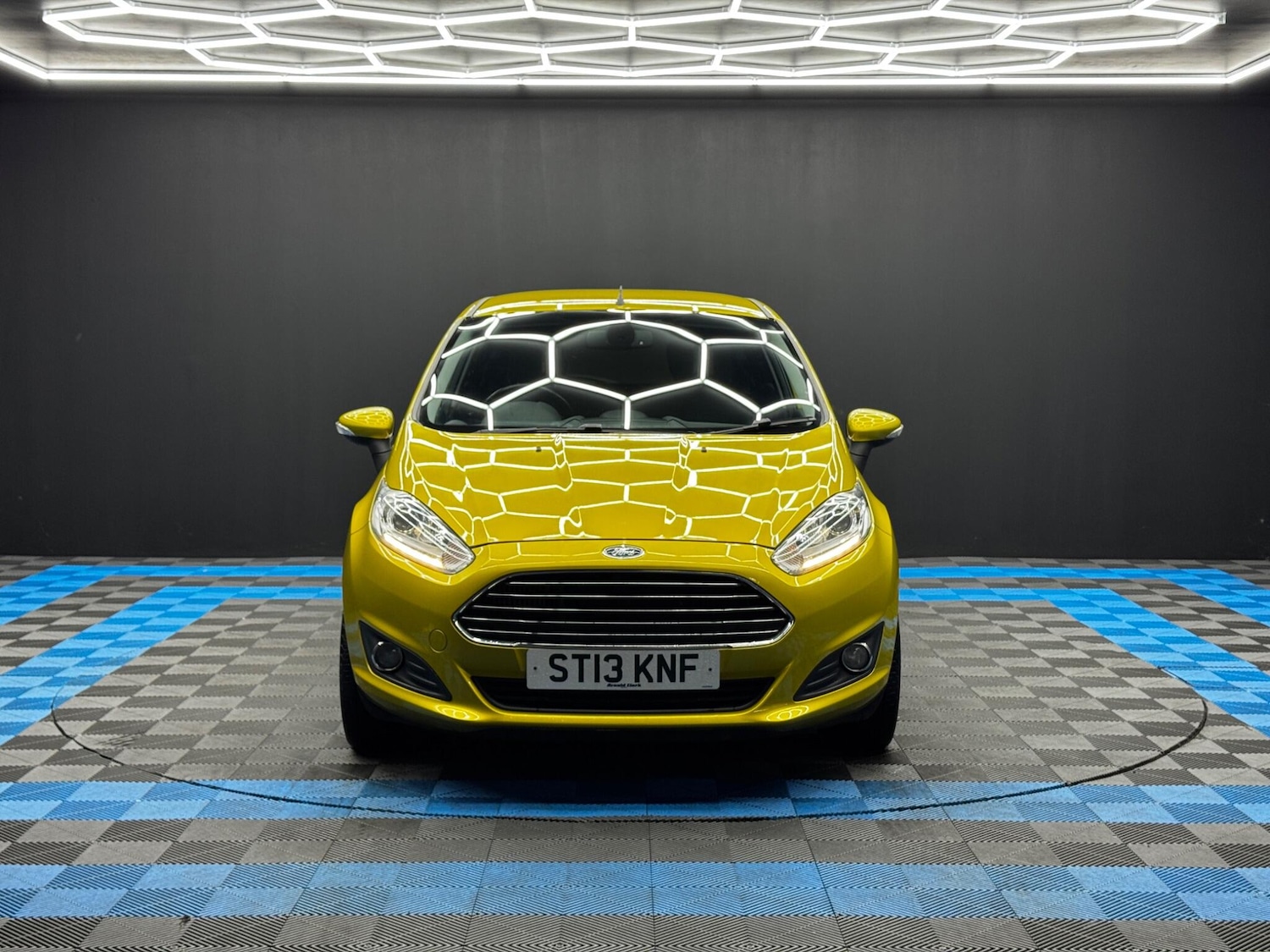 Used Ford Fiesta 2013 for sale - 76964490: Photo 2