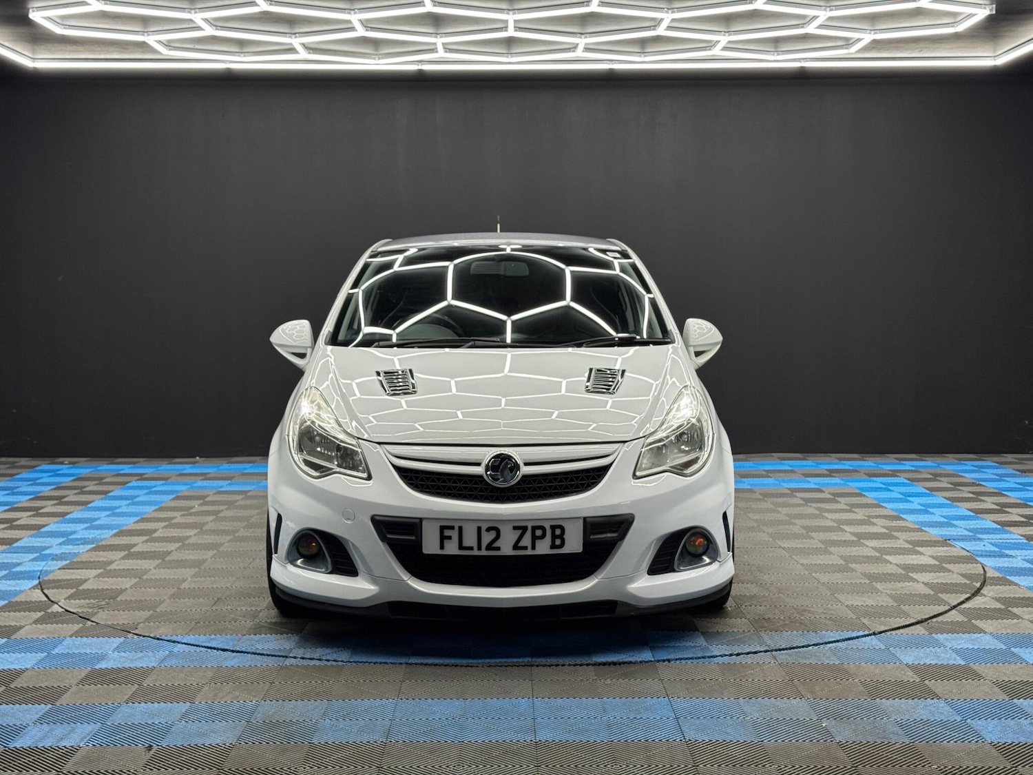 Used Vauxhall Corsa 2012 for sale - 78086938: Photo 2