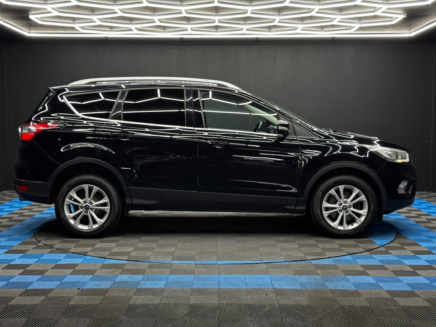 Used Ford Kuga 2017 for sale - 76585338: Photo 4