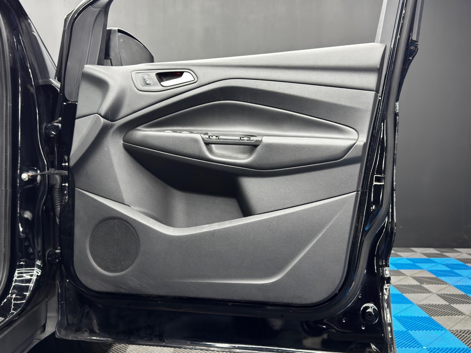 Used Ford Kuga 2017 for sale - 76585338: Photo 40