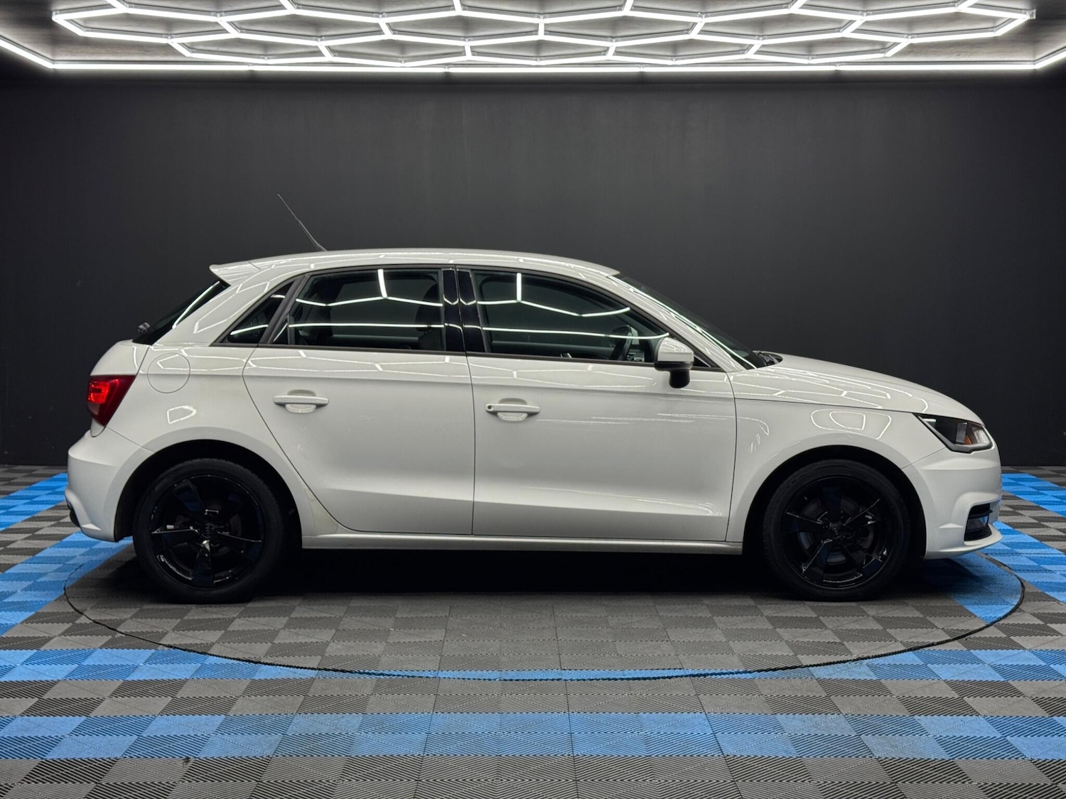 Used Audi A1 2018 for sale - 77230615: Photo 4