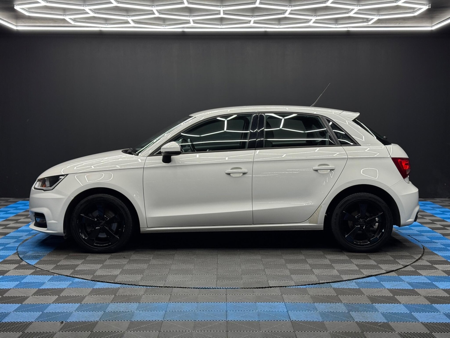 Used Audi A1 2018 for sale - 77230615: Photo 8