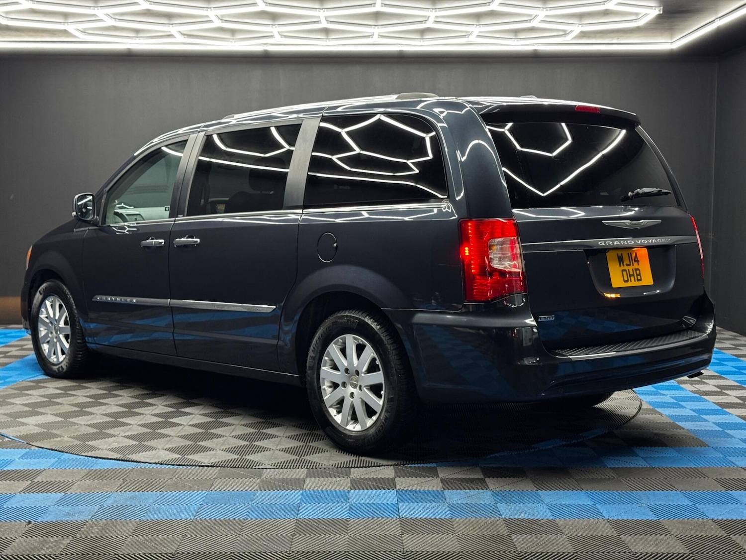 Used Chrysler Grand Voyager 2014 for sale - 77305243: Photo 7