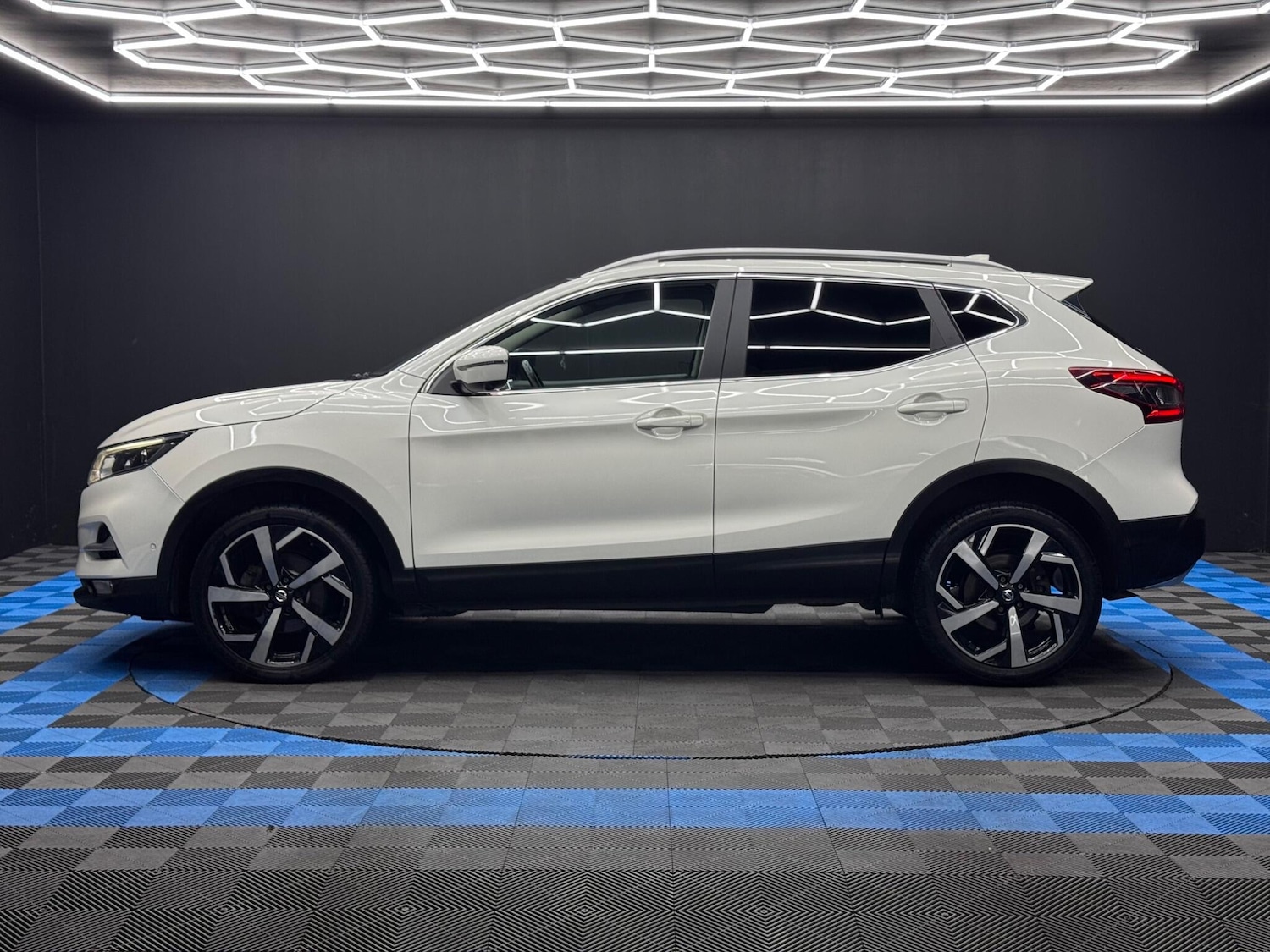Used Nissan Qashqai 2018 for sale - 76359847: Photo 8