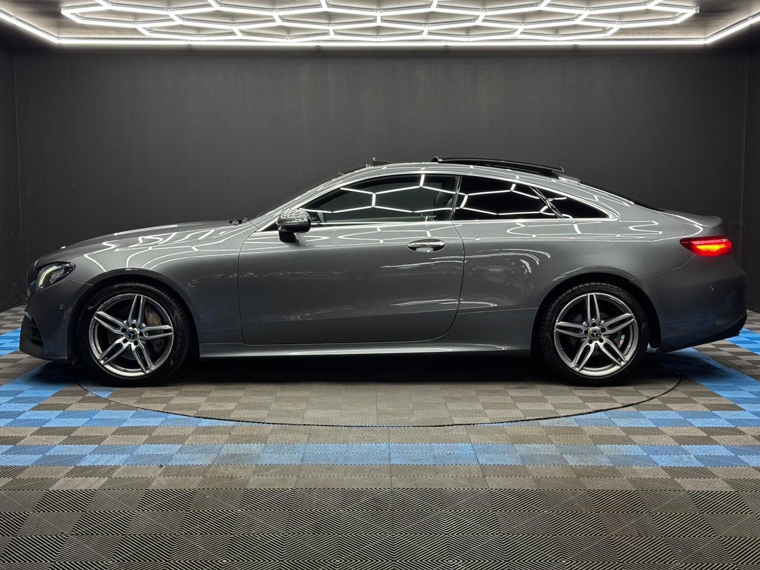 Used Mercedes-Benz E Class 2018 for sale - 77993942: Photo 8