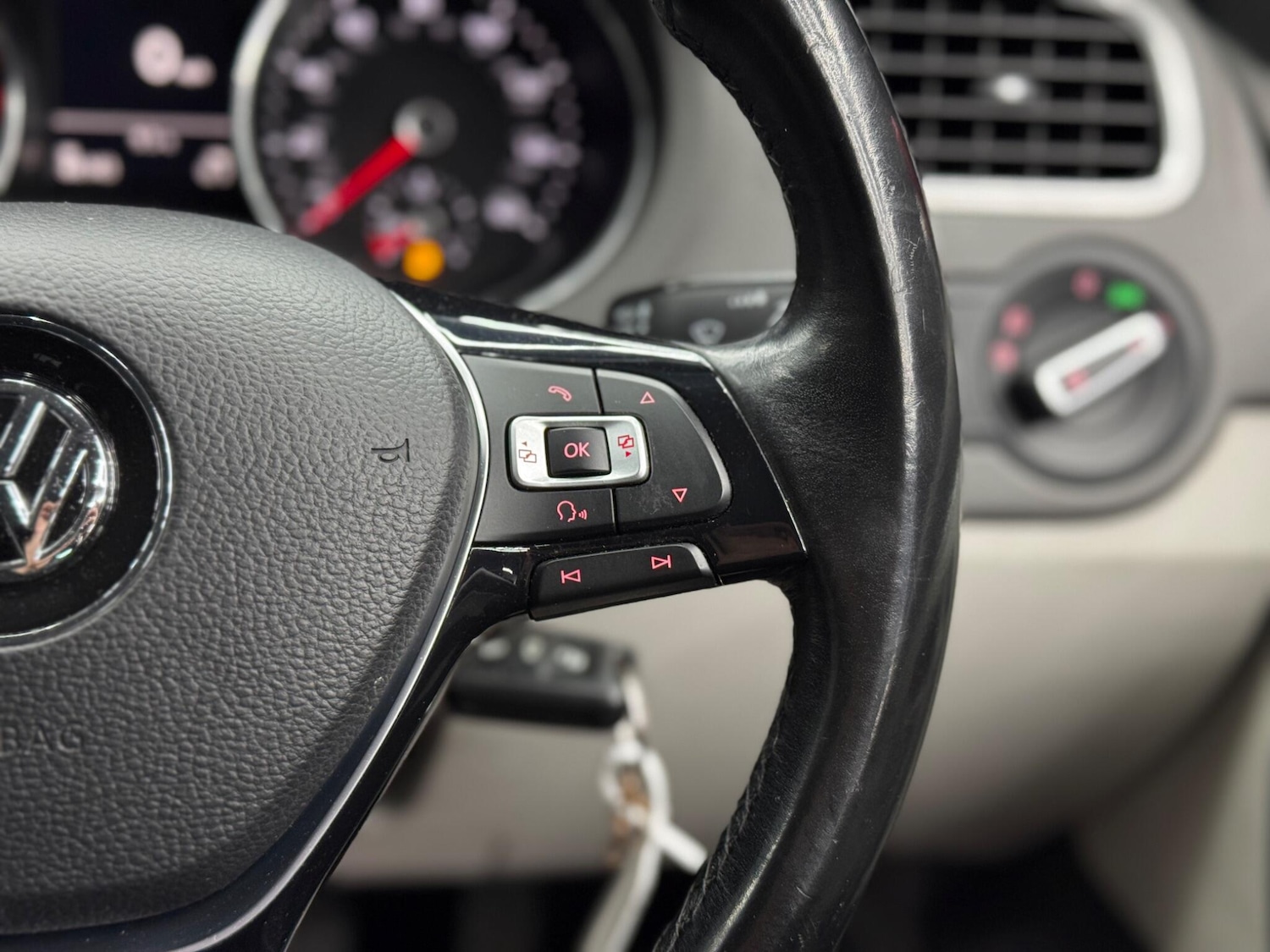 Used Volkswagen Polo 2017 for sale - 77230190: Photo 20