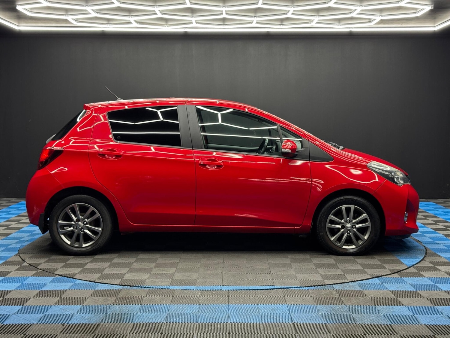 Used Toyota Yaris for sale - 77724079: Photo 4