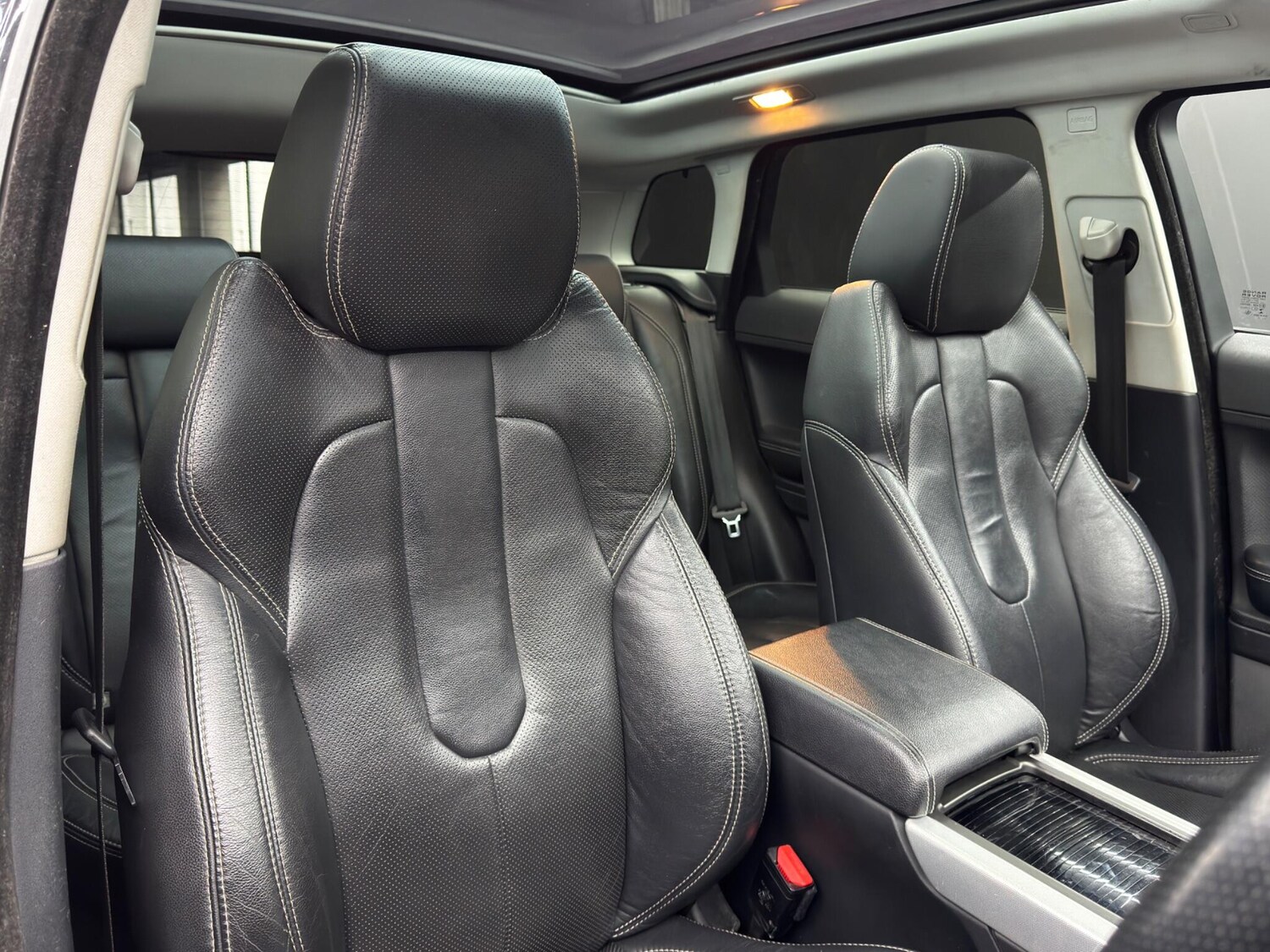 Used Land Rover Range Rover Evoque 2015 for sale - 77484068: Photo 12