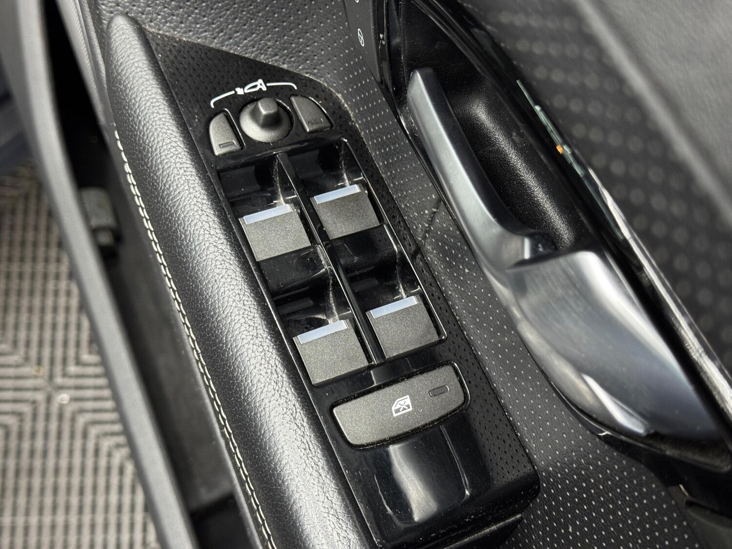 Used Land Rover Range Rover Evoque 2015 for sale - 77484068: Photo 42