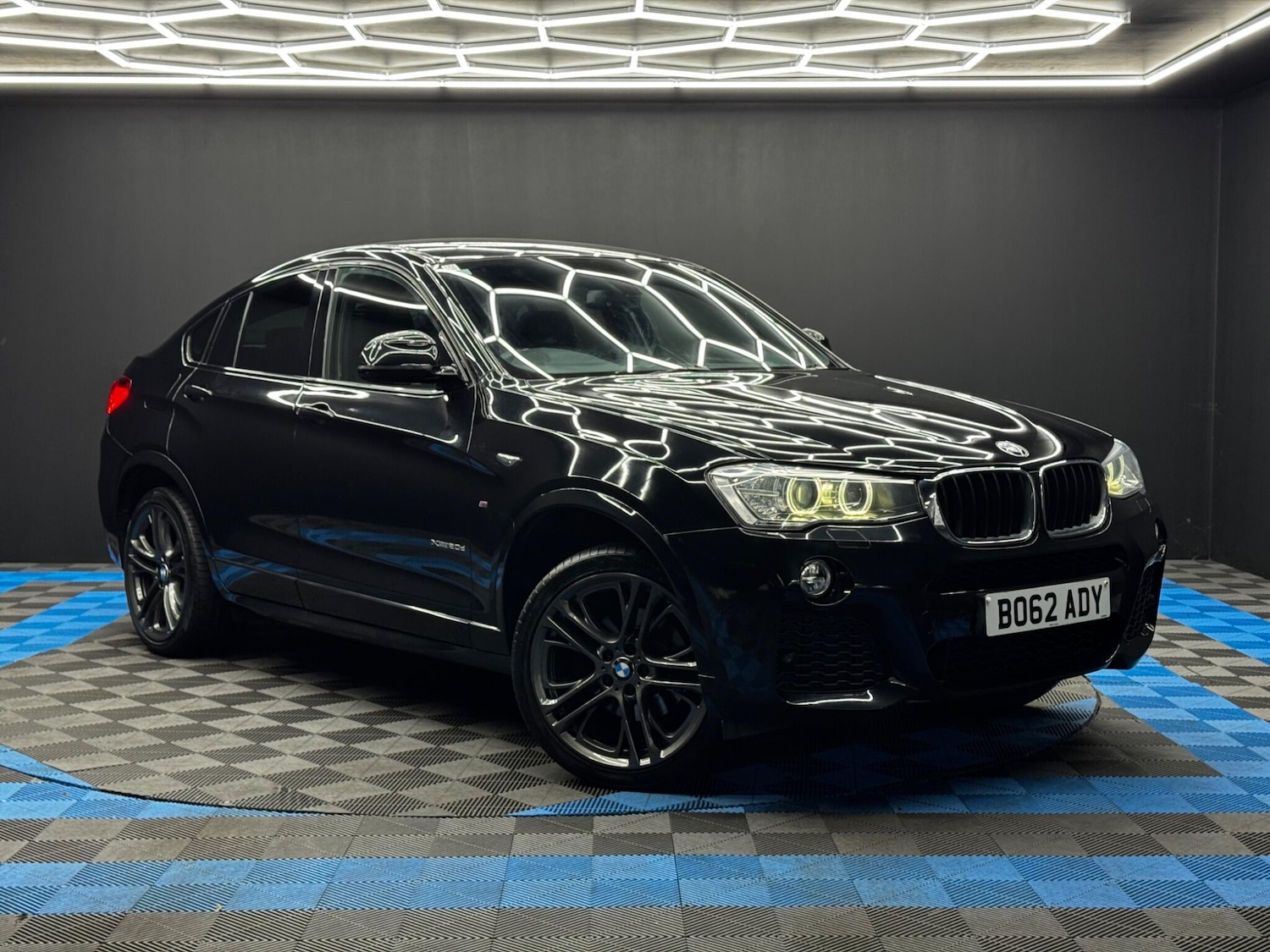 Used BMW X4 2017 for sale - 76824559: Photo 1