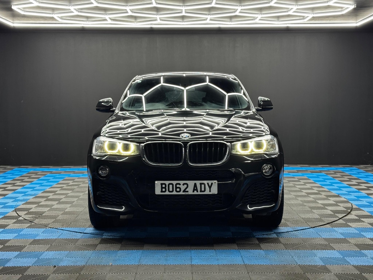 Used BMW X4 2017 for sale - 76824559: Photo 2