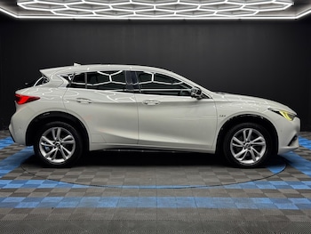 Used Infiniti Q30 2016 for sale - 79472019: Photo