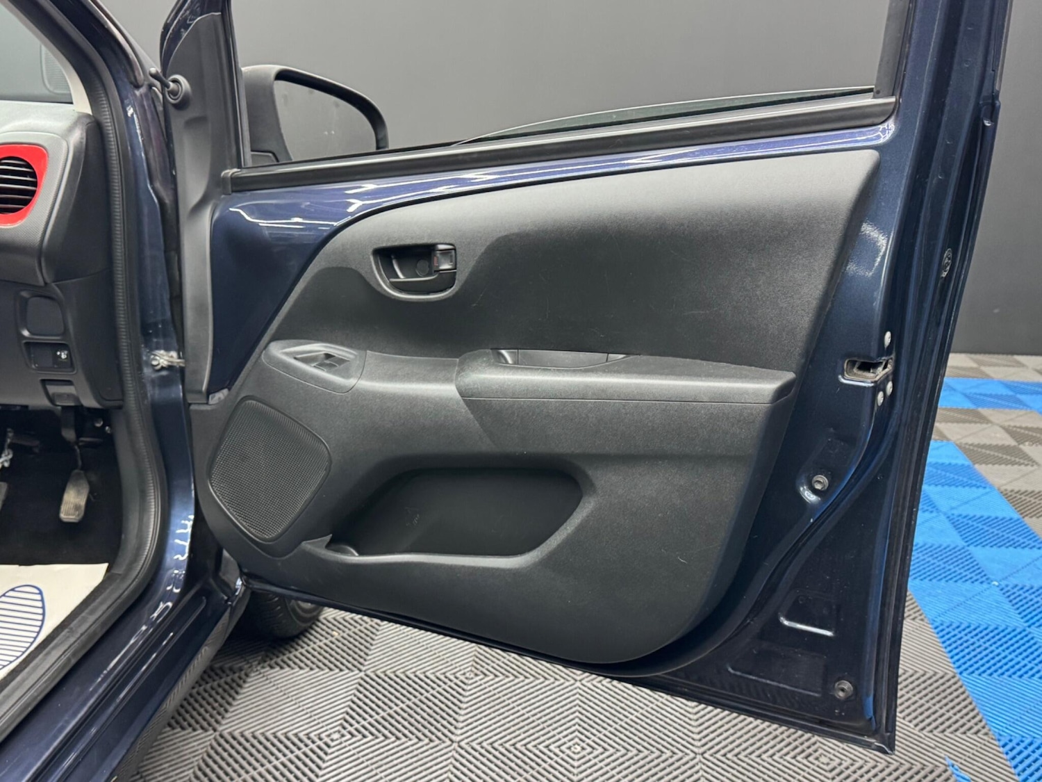 Vehicle 35