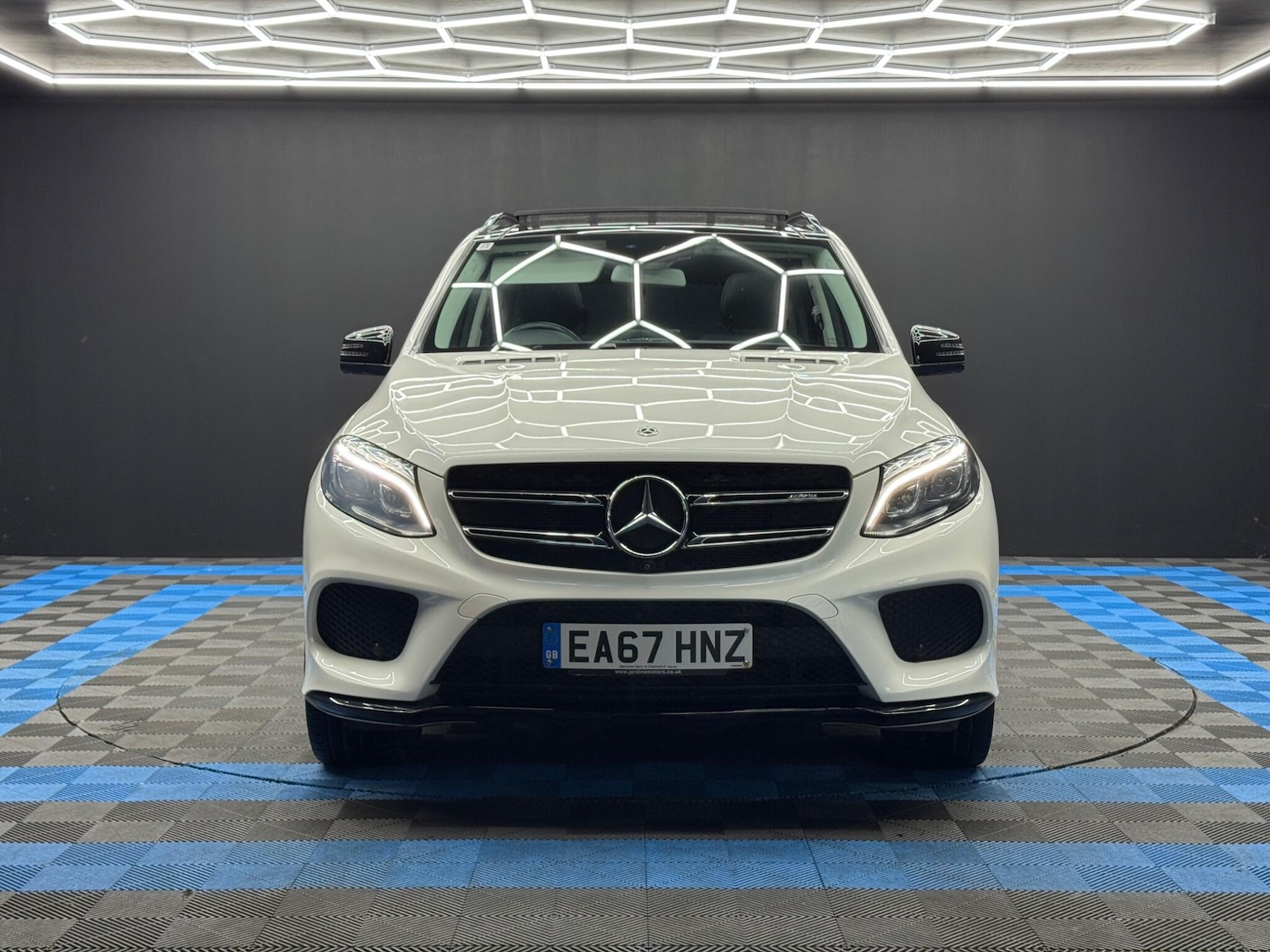 Used Mercedes-Benz GLE 2017 for sale - 76700927: Photo 2