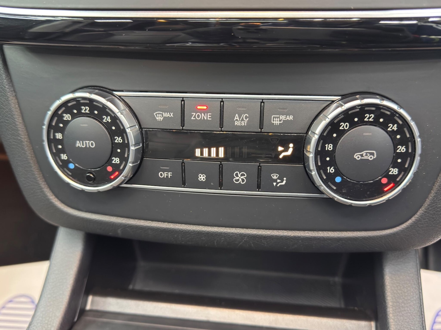 Used Mercedes-Benz GLE 2017 for sale - 76700927: Photo 27