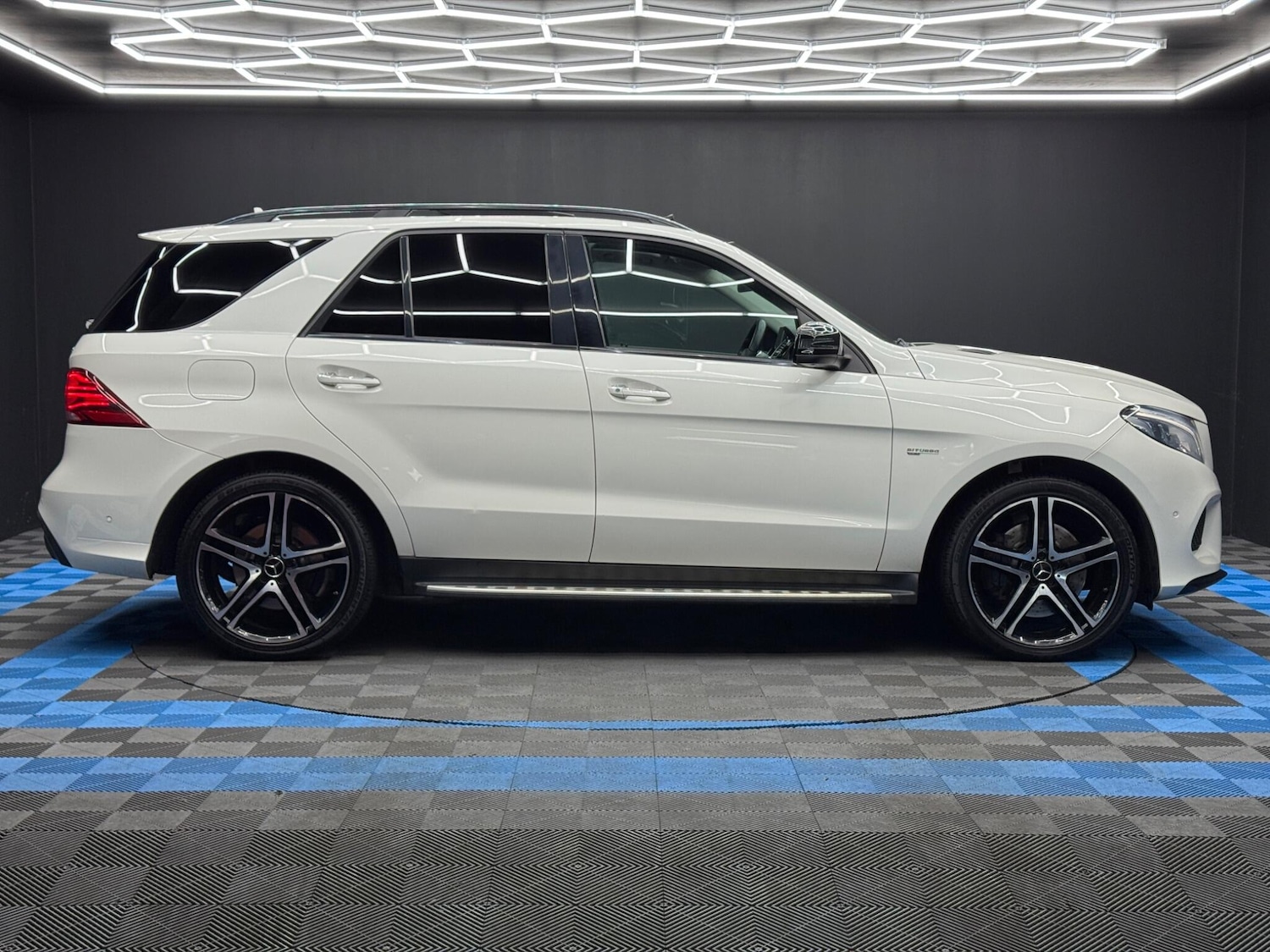 Used Mercedes-Benz GLE 2017 for sale - 76700927: Photo 4