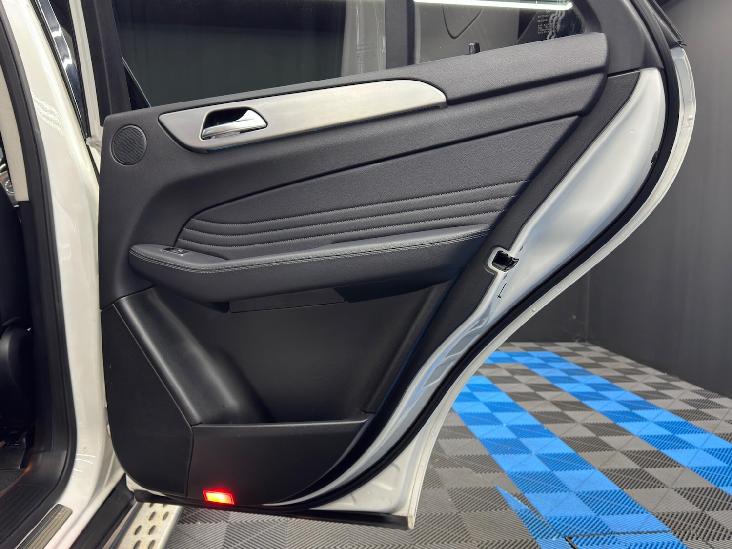 Used Mercedes-Benz GLE 2017 for sale - 76700927: Photo 43