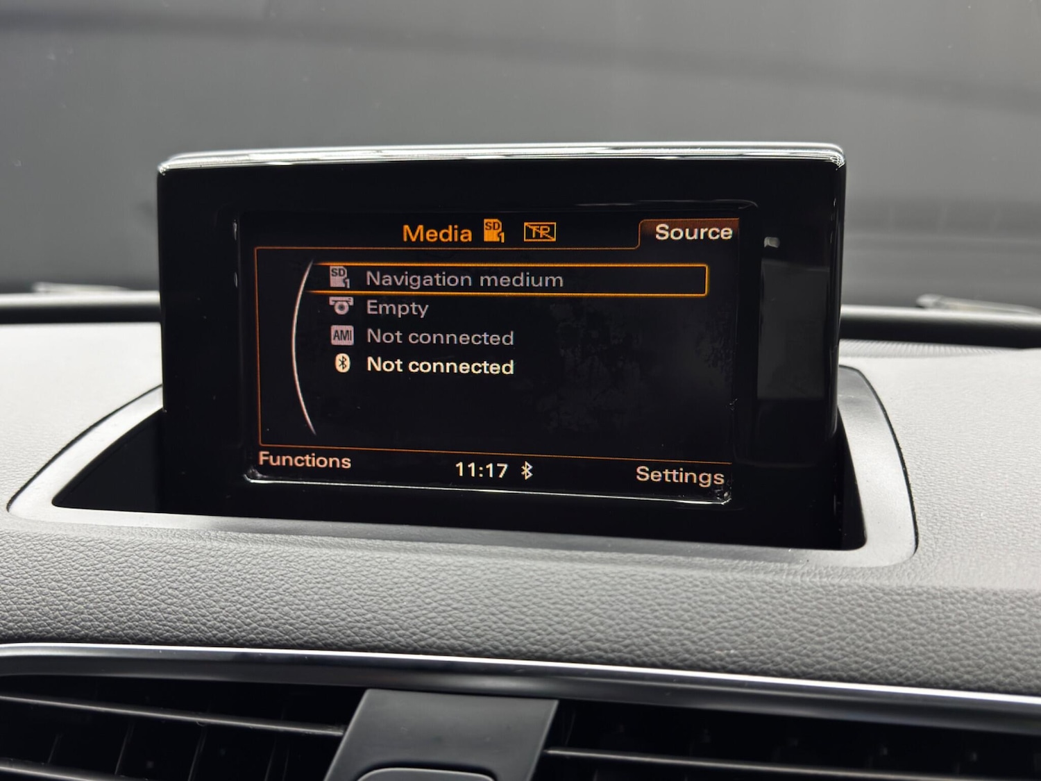 Used Audi Q3 2013 for sale - 76645359: Photo 31