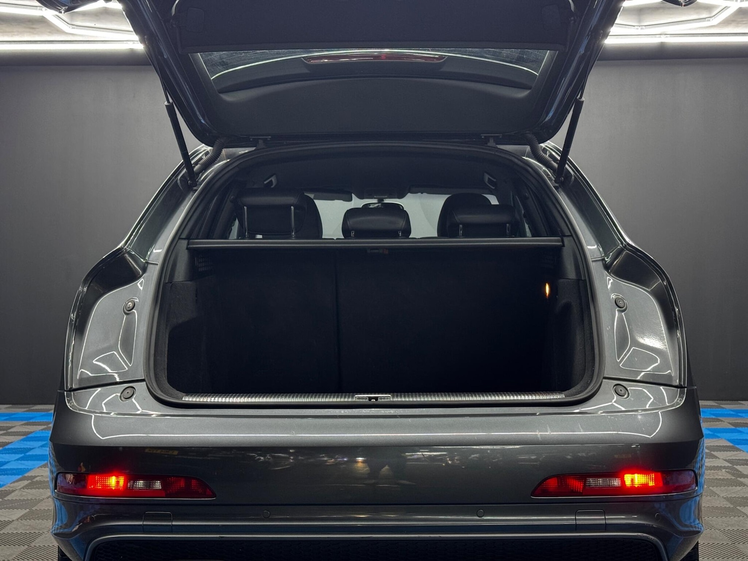 Used Audi Q3 2013 for sale - 76645359: Photo 37