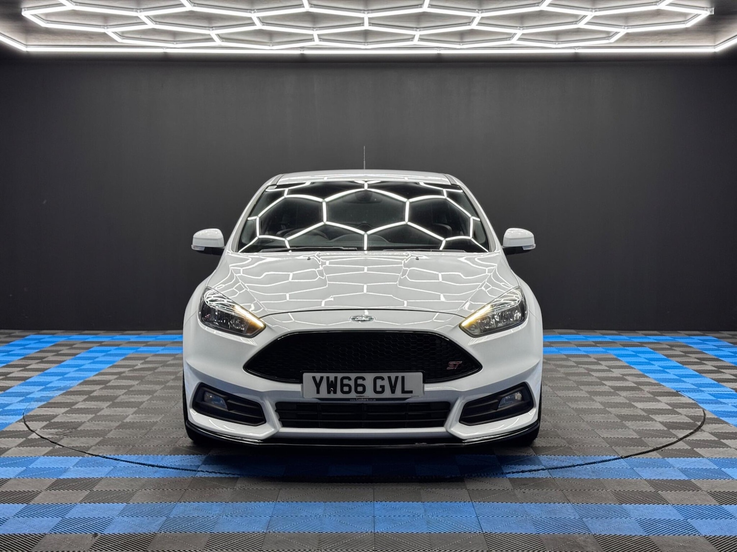 Used Ford Focus 2017 for sale - 76521477: Photo 2