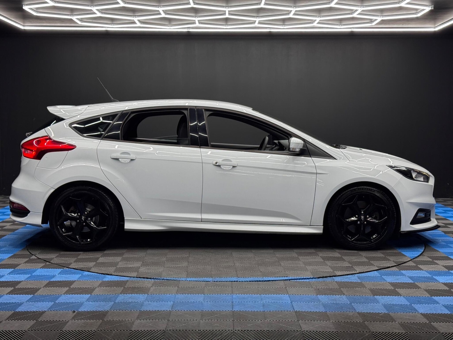 Used Ford Focus 2017 for sale - 76521477: Photo 4