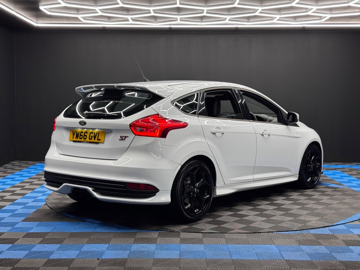 Used Ford Focus 2017 for sale - 76521477: Photo 5