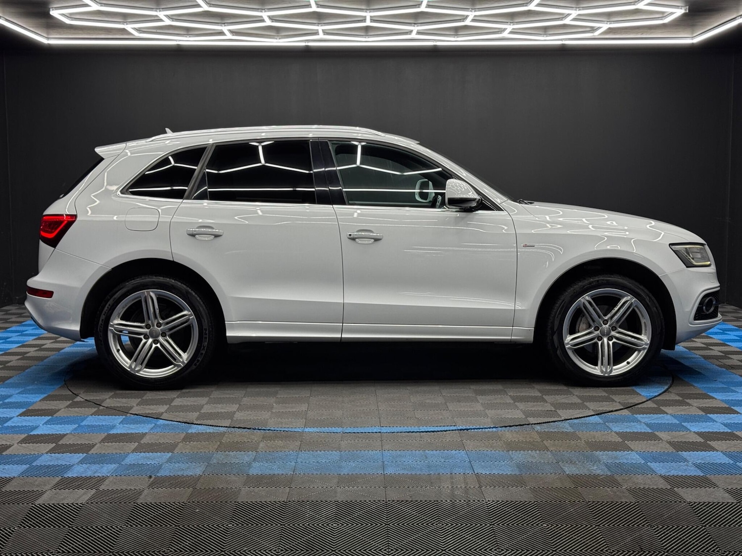 Used Audi Q5 2016 for sale - 77794149: Photo 4