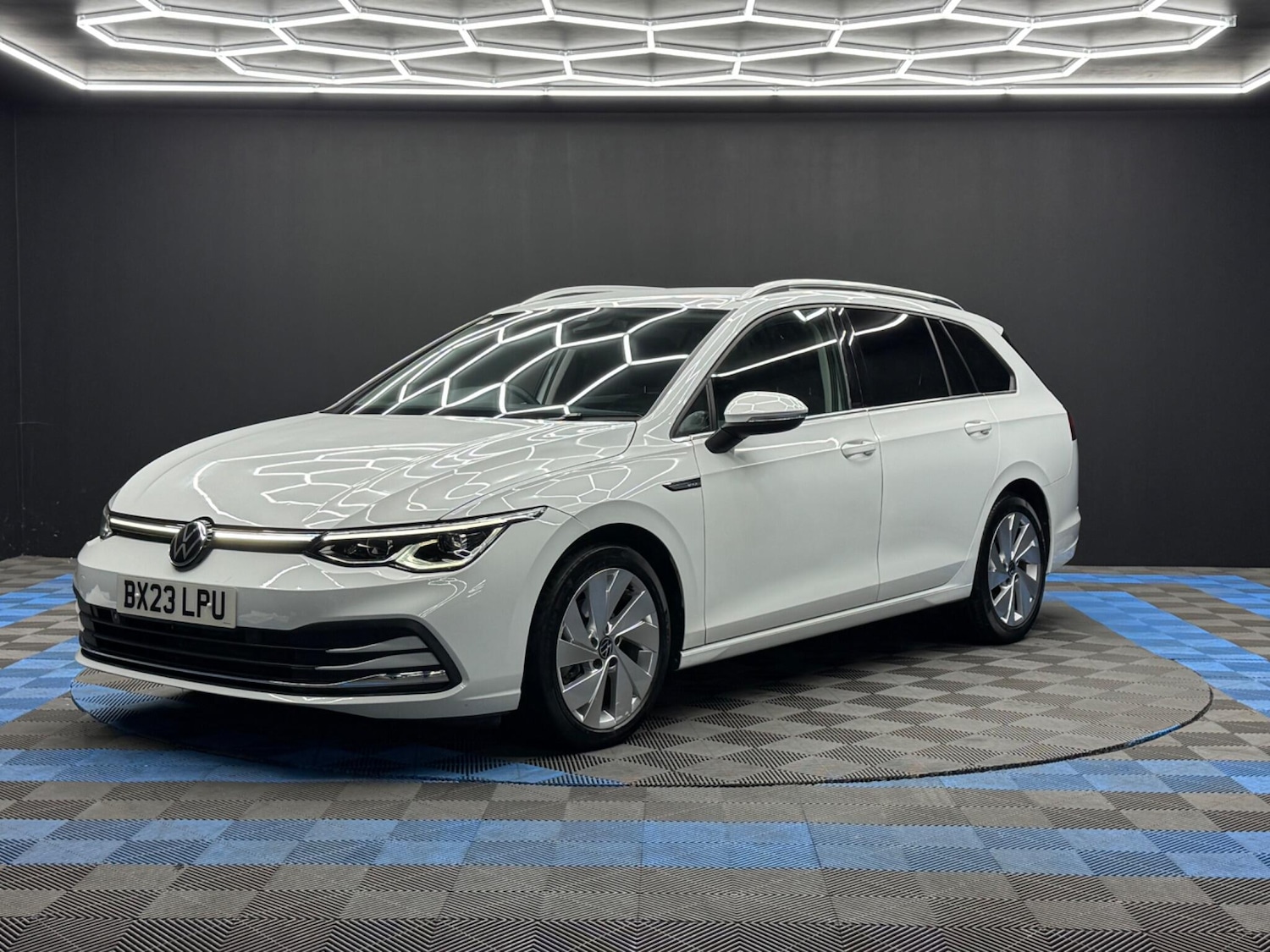 Used Volkswagen Golf 2024 for sale - 76085214: Photo 3