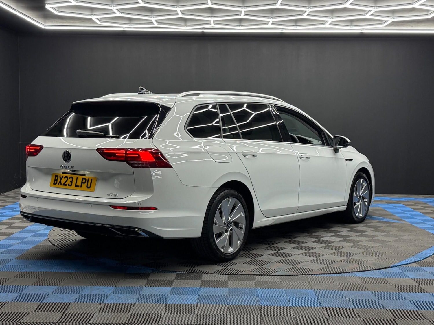 Used Volkswagen Golf 2024 for sale - 76085214: Photo 5