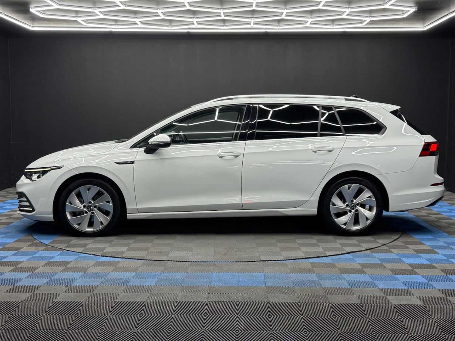 Used Volkswagen Golf 2024 for sale - 76085214: Photo 8