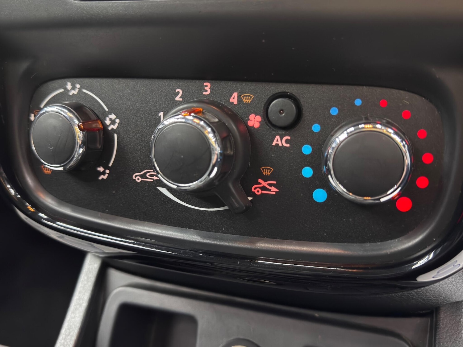 Used Dacia Duster 2013 for sale - 76457731: Photo 24