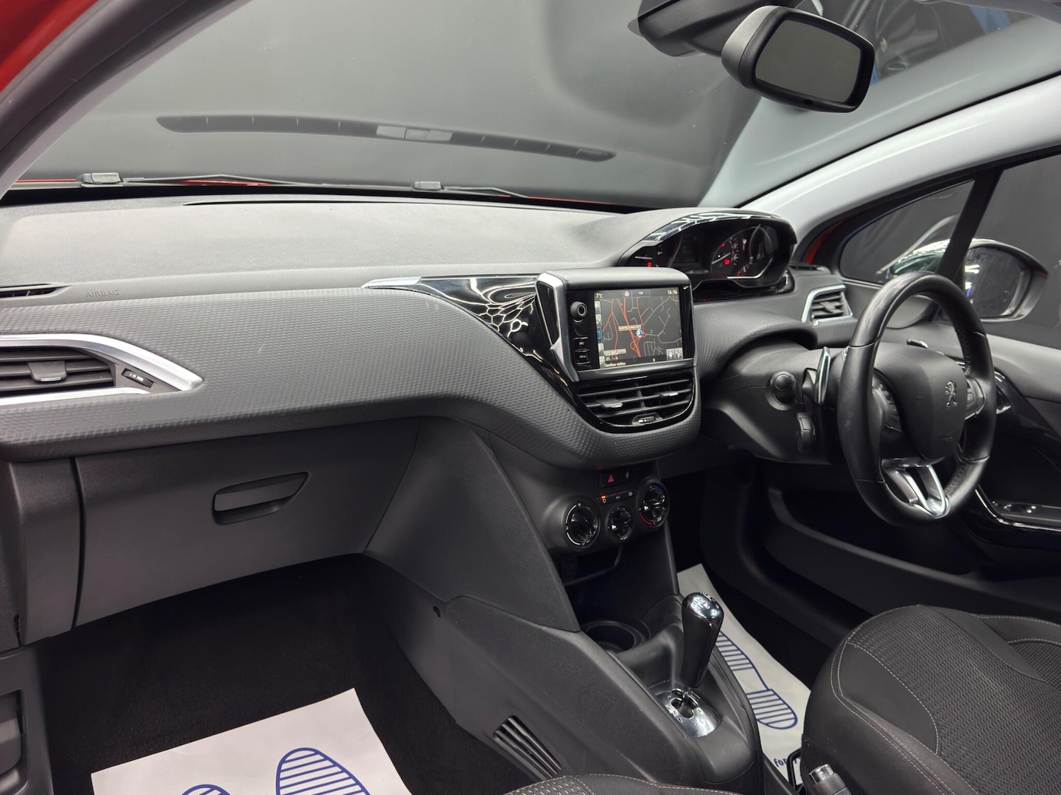 Used Peugeot 208 2016 for sale - 76942410: Photo 11