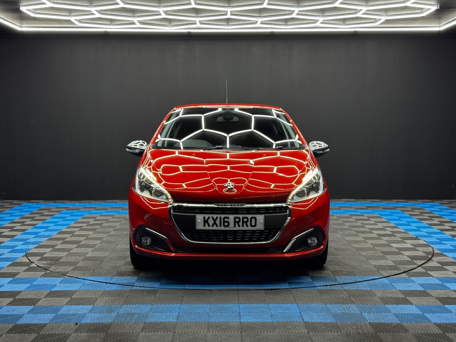 Used Peugeot 208 2016 for sale - 76942410: Photo 2