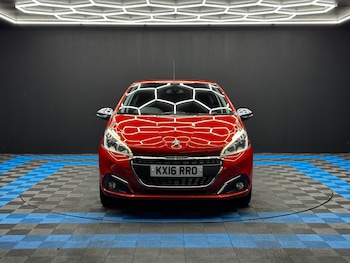 Used Peugeot 208 2016 for sale - 76942410: Photo