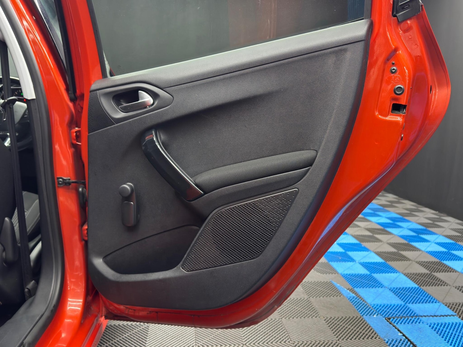 Used Peugeot 208 2016 for sale - 76942410: Photo 39