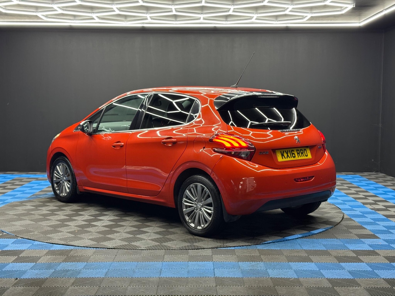 Used Peugeot 208 2016 for sale - 76942410: Photo 7