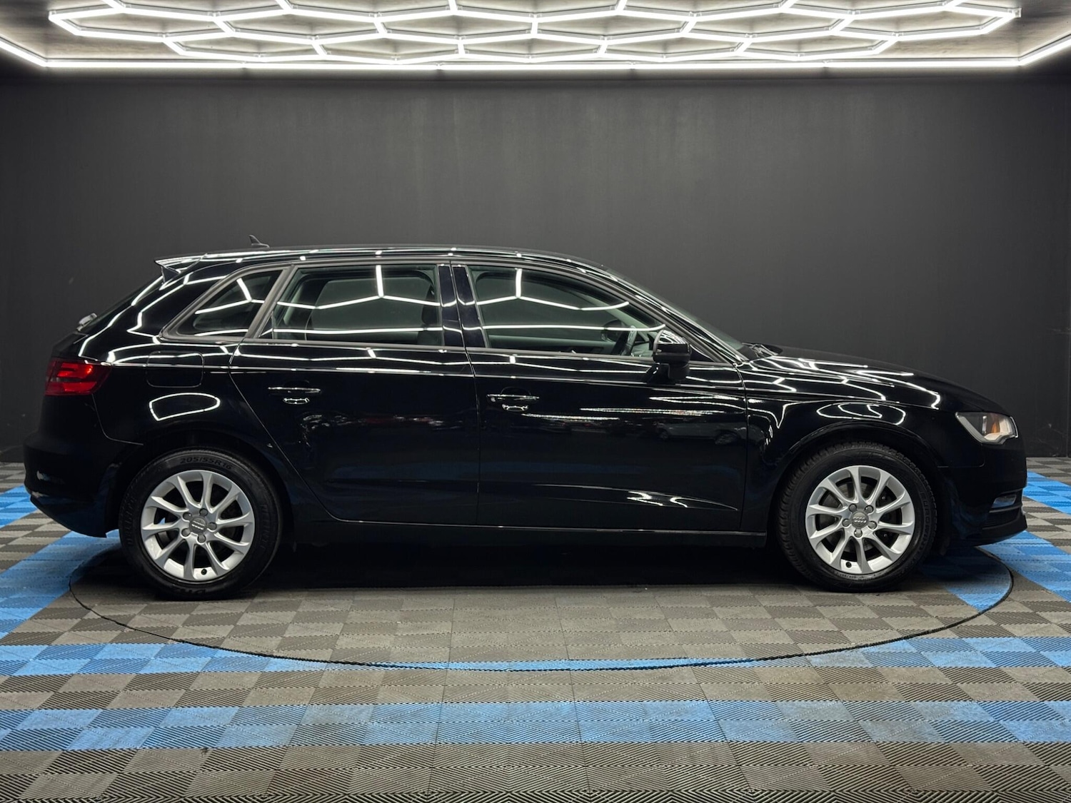 Used Audi A3 2014 for sale - 78058275: Photo 4