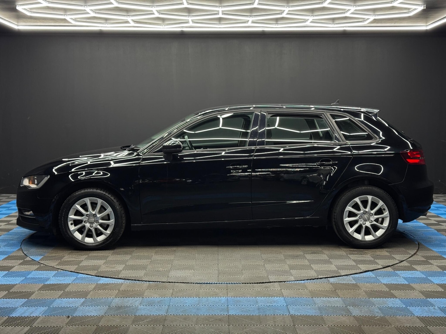 Used Audi A3 2014 for sale - 78058275: Photo 8