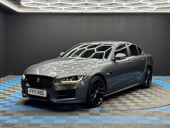 Used Jaguar XE 2017 for sale - 79465245: Photo