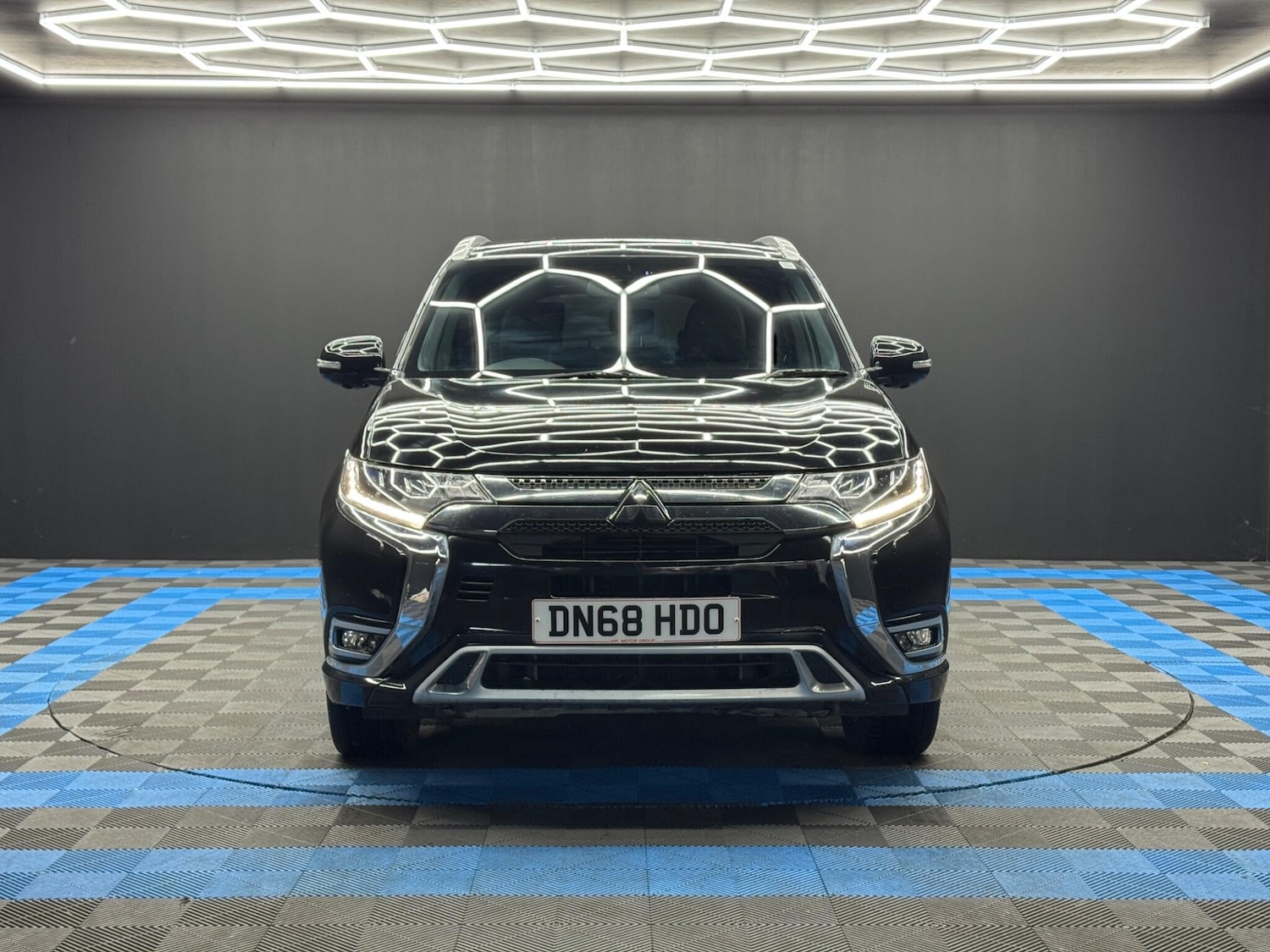 Used Mitsubishi Outlander 2018 for sale - 76701667: Photo 2