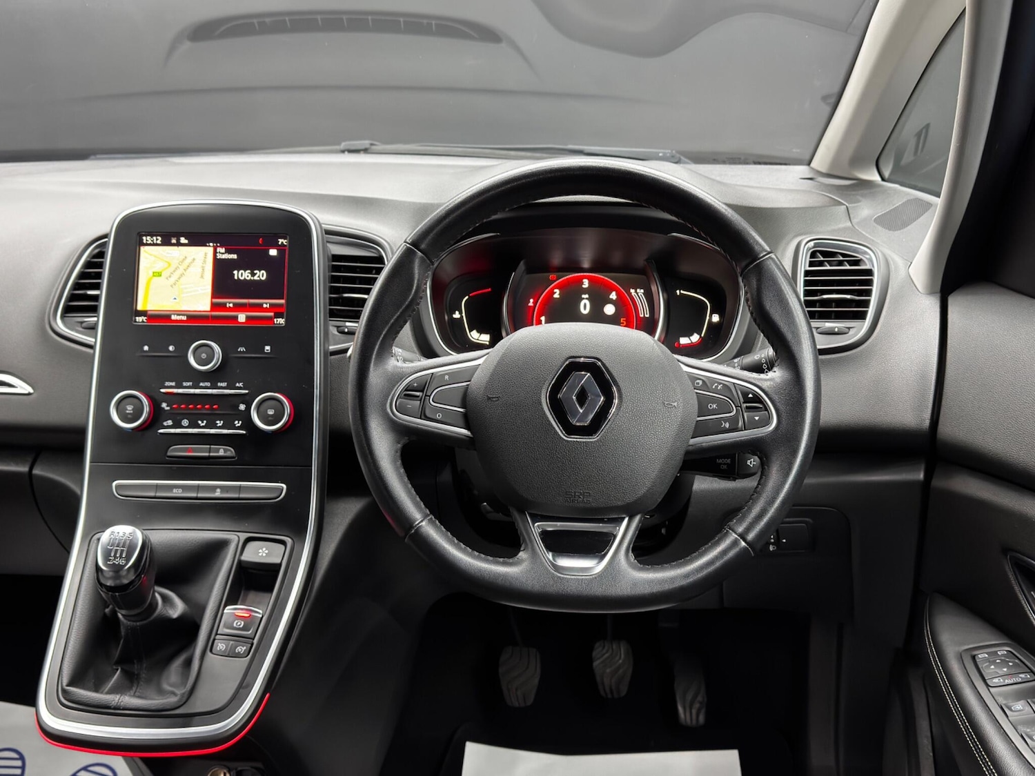 Used Renault Scenic 2017 for sale - 76728900: Photo 18