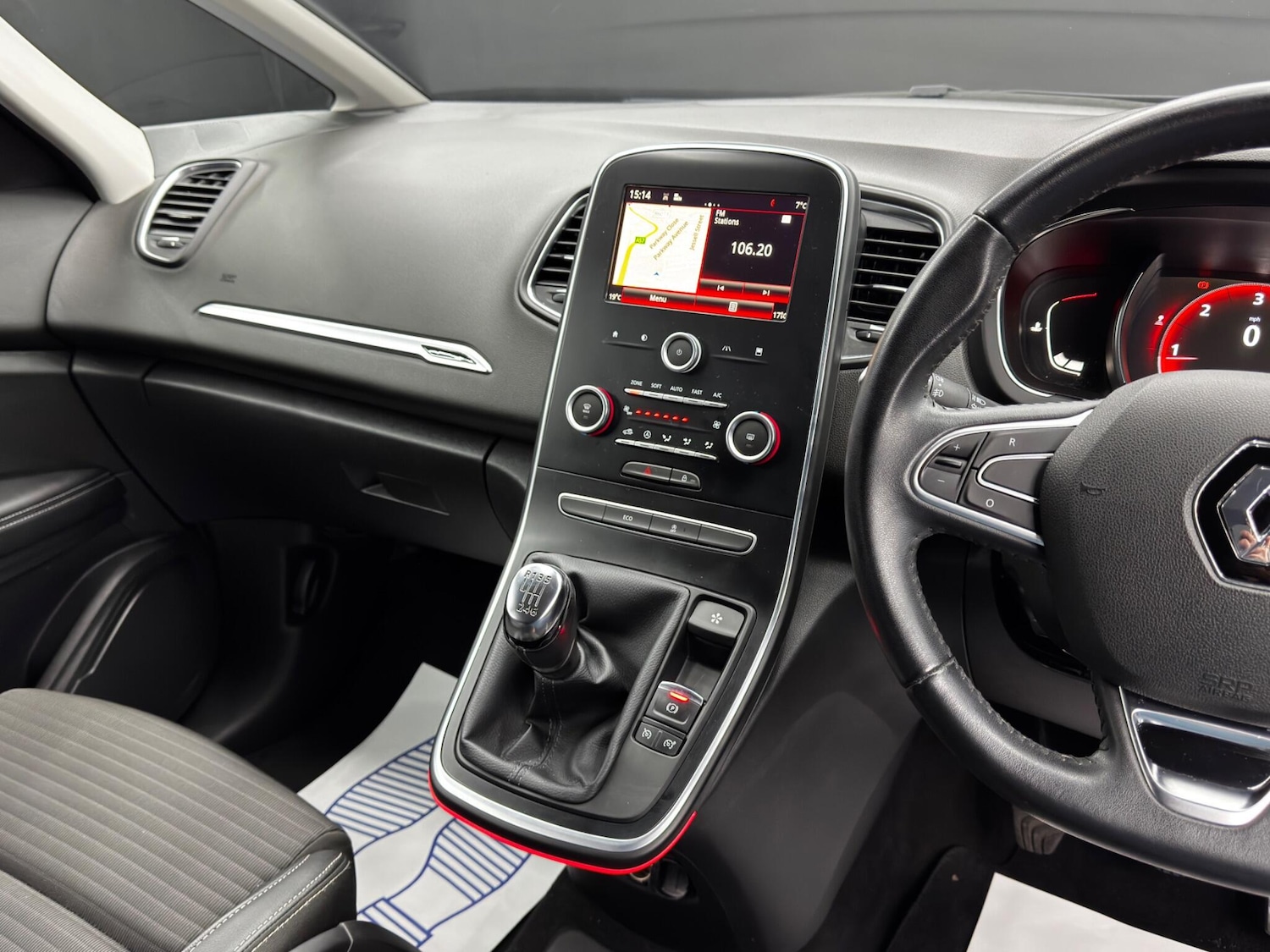 Used Renault Scenic 2017 for sale - 76728900: Photo 23