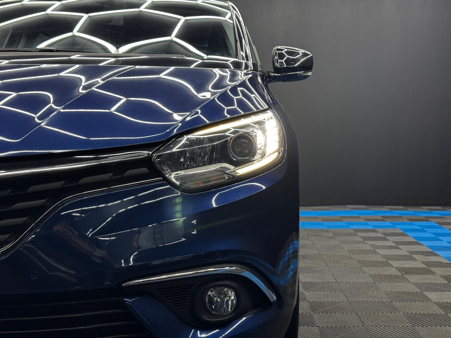 Used Renault Scenic 2017 for sale - 76728900: Photo 51