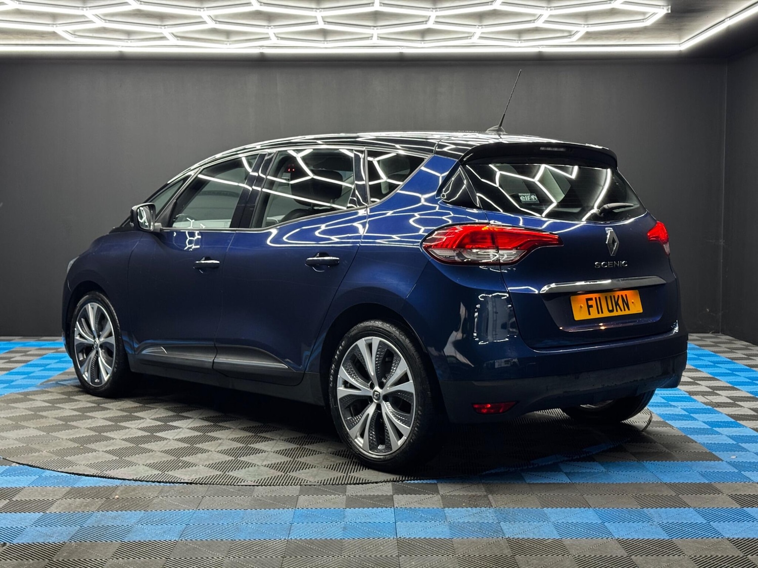 Used Renault Scenic 2017 for sale - 76728900: Photo 7