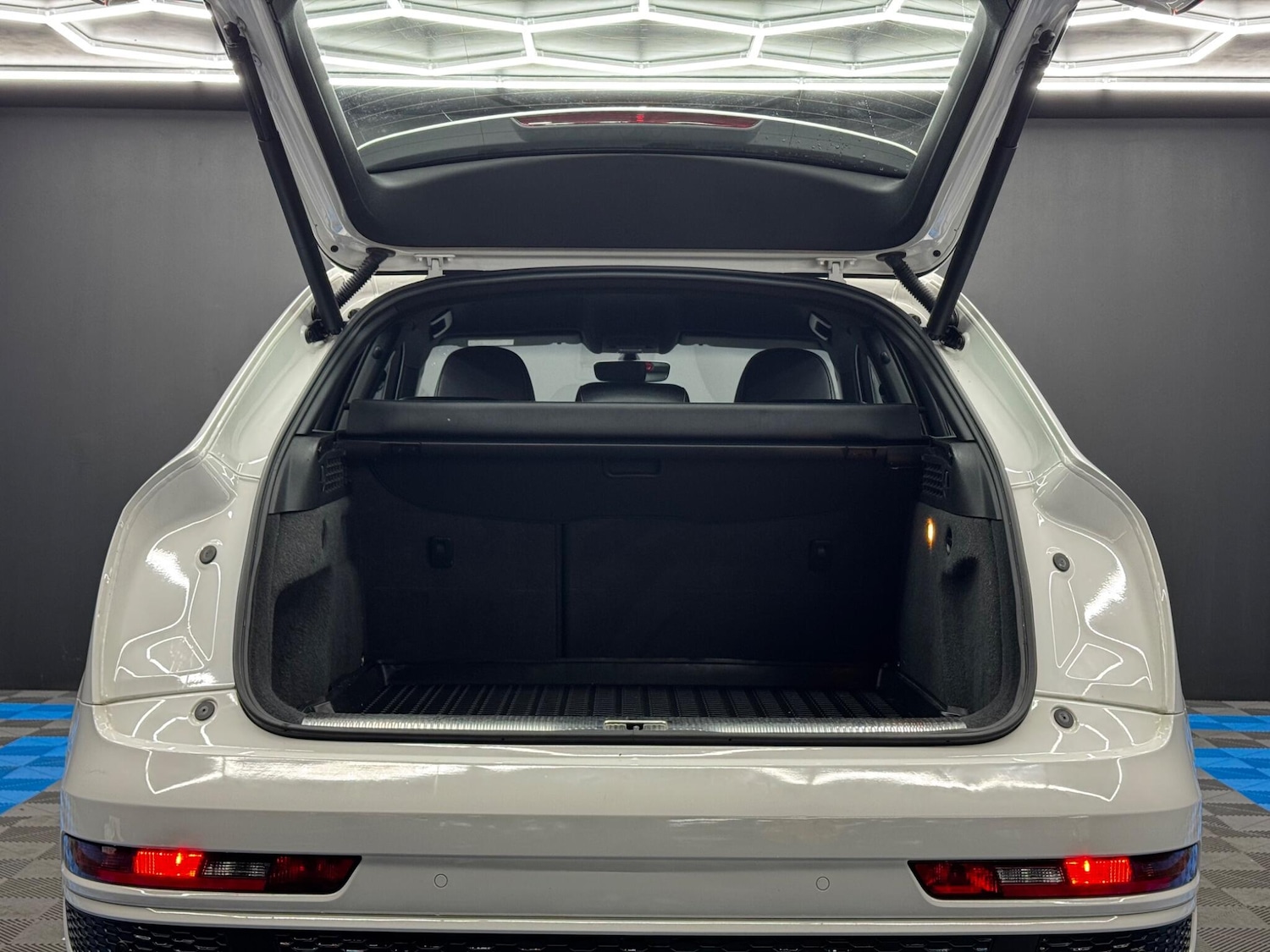 Used Audi Q3 for sale - 76995474: Photo 39