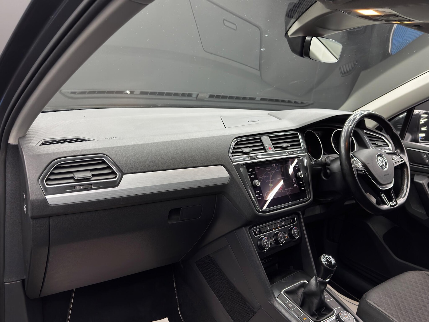 Used Volkswagen Tiguan for sale - 77737321: Photo 11